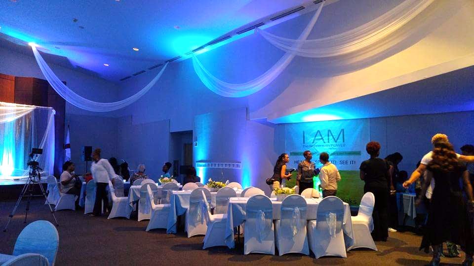 Guests and tables at the gathering